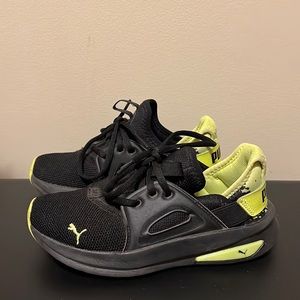 Puma kids shoes size 2C worn twice great condition!